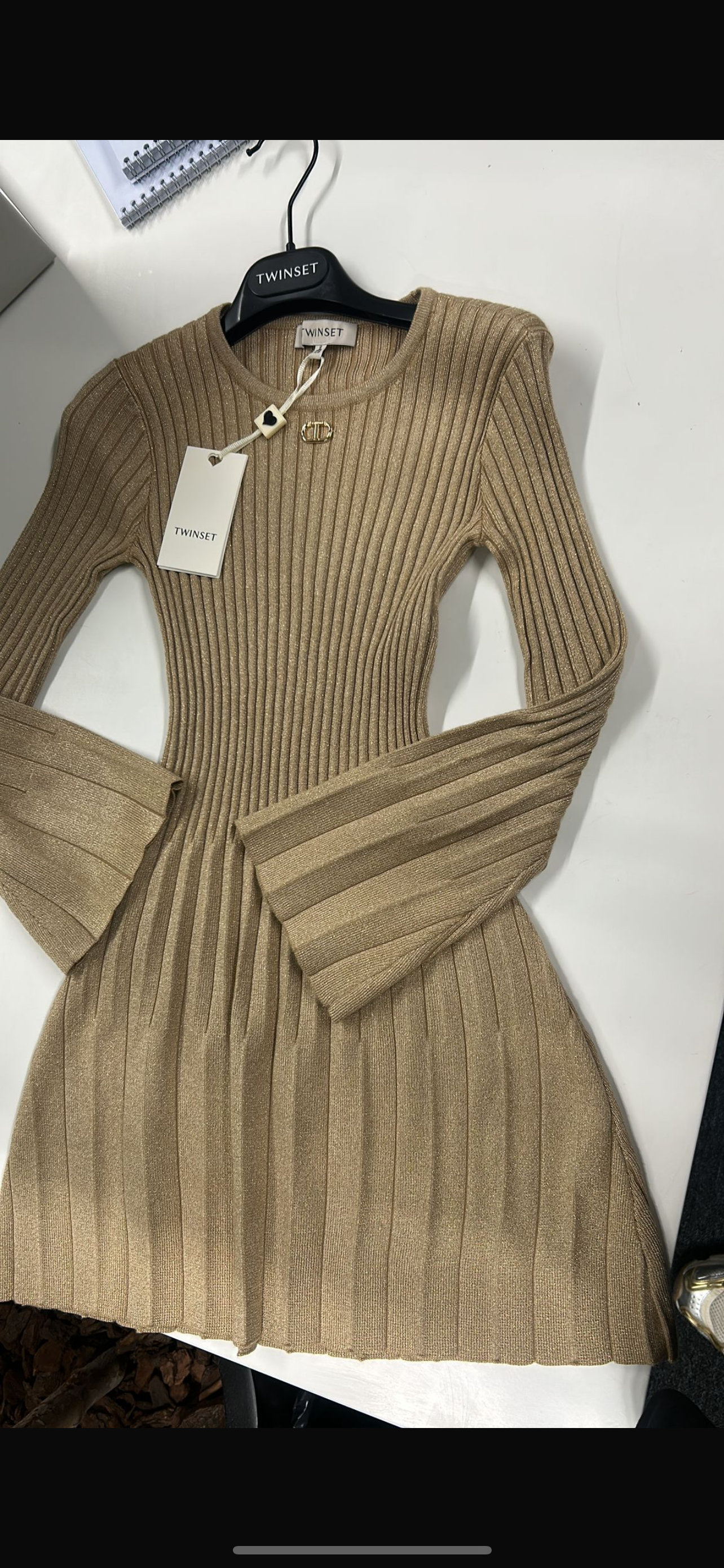 Gouden jurk met glitter en vleermuismauwen