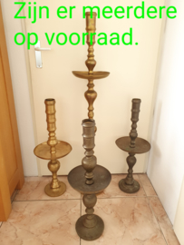 Hoog Kraag staandkandelaar gepatineerd