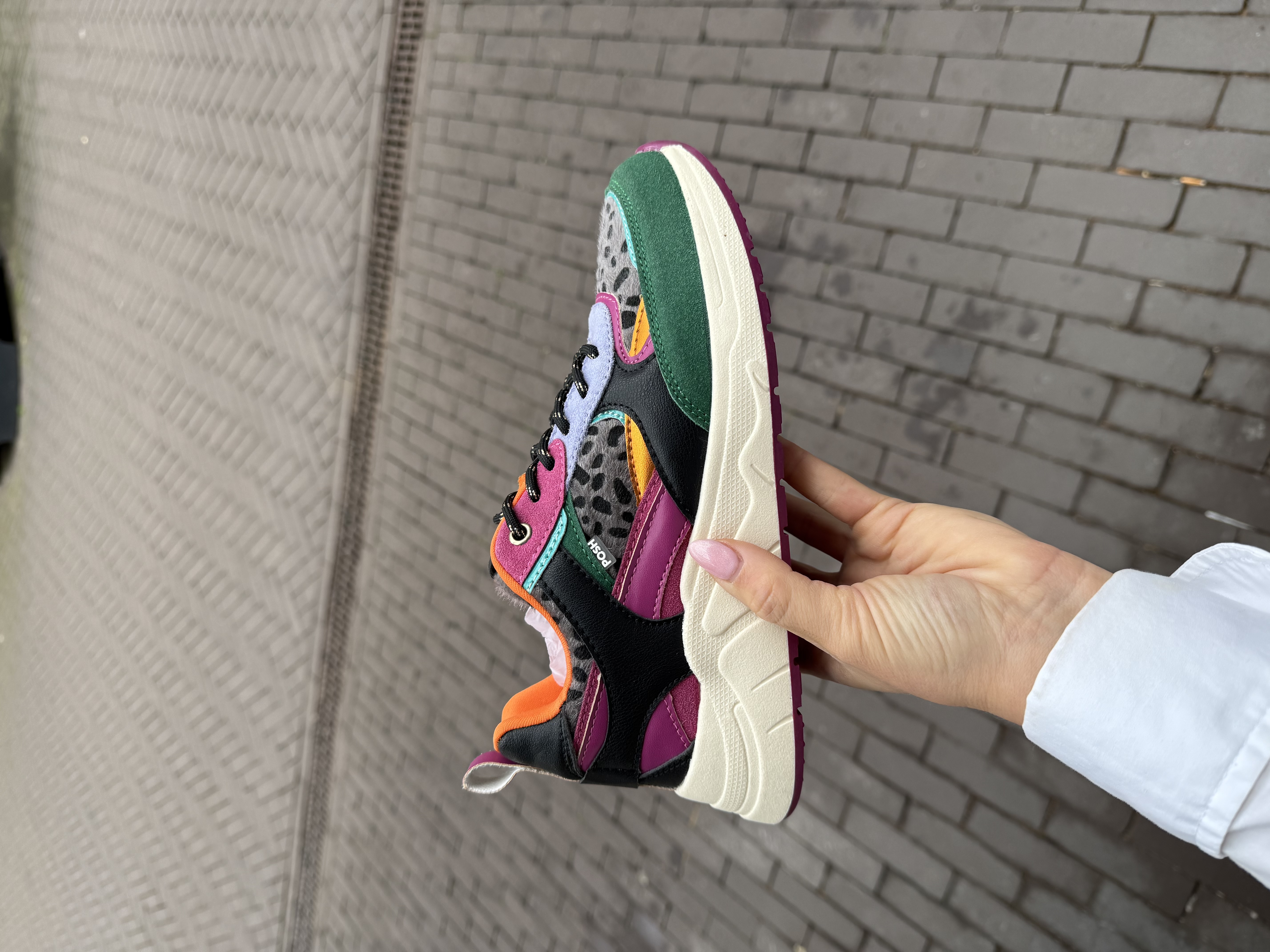 Posh sneaker golf green