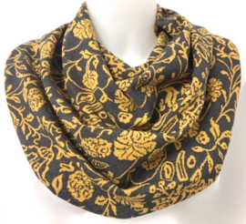 Grijze sjaal met geel bloemendessin