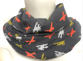 Antraciet sjaaltje met vliegtuigen