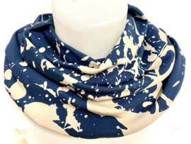 Blauw sjaal met beige vlekken