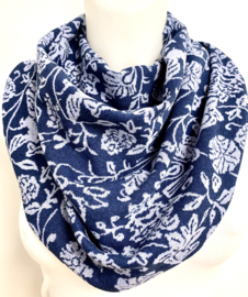 Kobaltblauwe sjaal met lichte bloemen