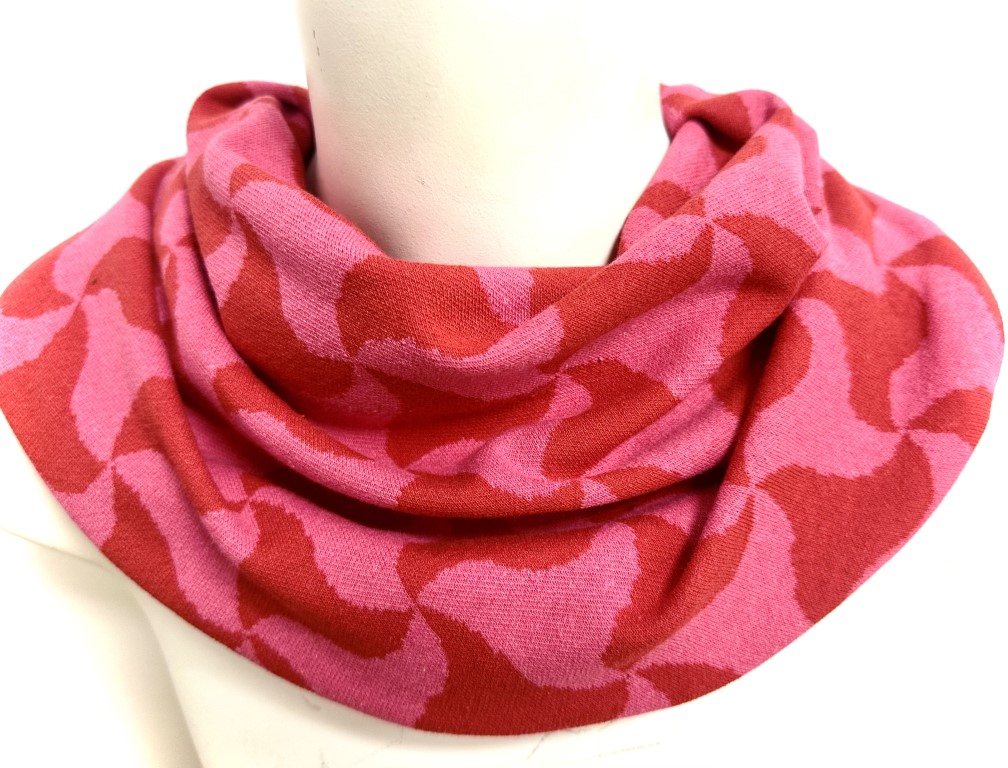 Pink en rood retrosjaal