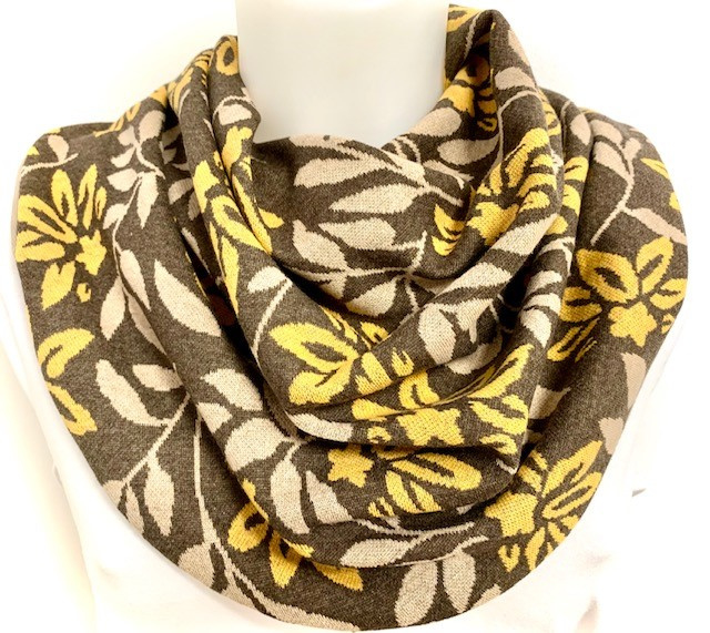 Sjaal voor speekselverlies in bruin met herfstbladeren