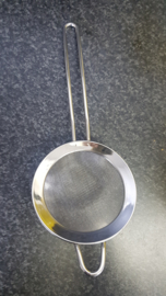 Strainer for icing sugar