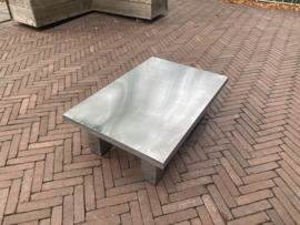 Zinken tafels en bladen