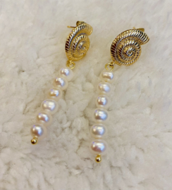 Snake shell pearl earrings