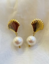 Ocean pearl earrings