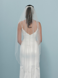 Ivoorkleurige soft-tule sluier 120cm geborduurd met zilverdraad, versierd met kristallen en pailletjes