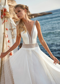 Vernet - Herve Paris - a minimalist wedding dress with subtle boho details - €1.395