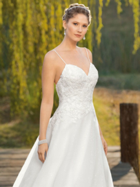 Thea*:  beaded organza wedding dress. €1.495