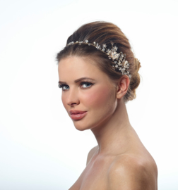 Cynthia: luxurious hair band with crystals and pearls
