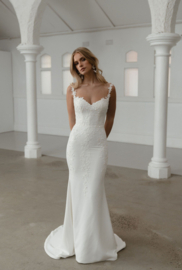 Selby - Madi Lane - combinatie van minimalisme en verfijnde details - €1.795