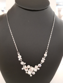 Necklace with glass stones and zirconia, adjustable in length