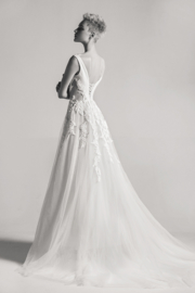Romy - wedding dress for the opinionated bride. Price: 1.195€