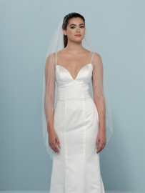 Ivoorkleurige soft-tule sluier 120cm geborduurd met zilverdraad, versierd met kristallen en pailletjes