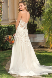 Ingrid: strapless dress with a soft heart-shaped neckline. € 1.650