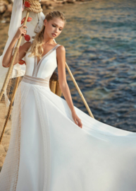 Vernet - Herve Paris - a minimalist wedding dress with subtle boho details - €1.395