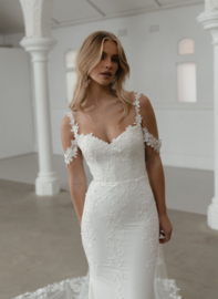 Selby - Madi Lane - combinatie van minimalisme en verfijnde details - €1.795