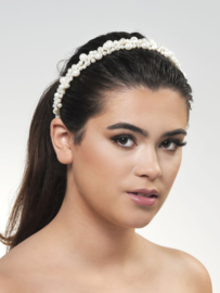 Goudkleurige tiara met parels