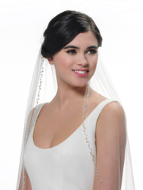 Single layered veil in soft tulle decorated with different beads and rhinestones.