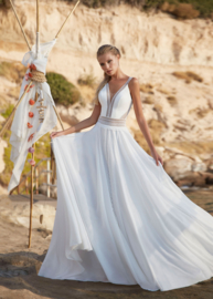 Vernet - Herve Paris - a minimalist wedding dress with subtle boho details - €1.395