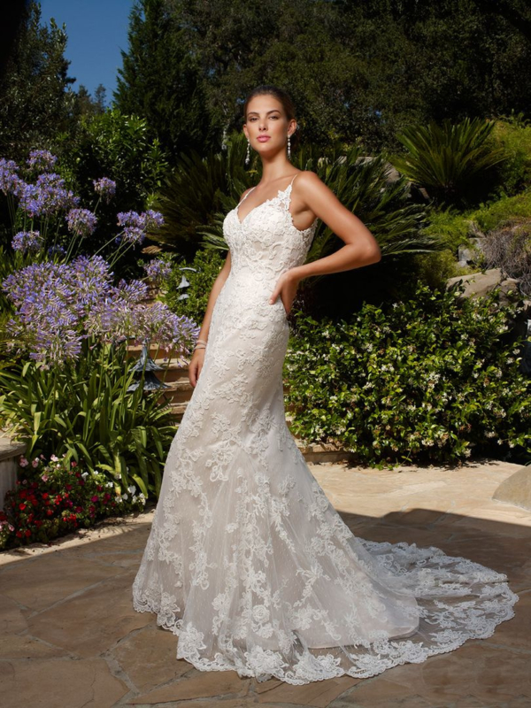 Sophie: Luxurious satin bridal dress with Point D'esprit tulle with lace applications, delicately decorated with Swarovski crystals, perals,  beads and sequins. Price: € 1.685