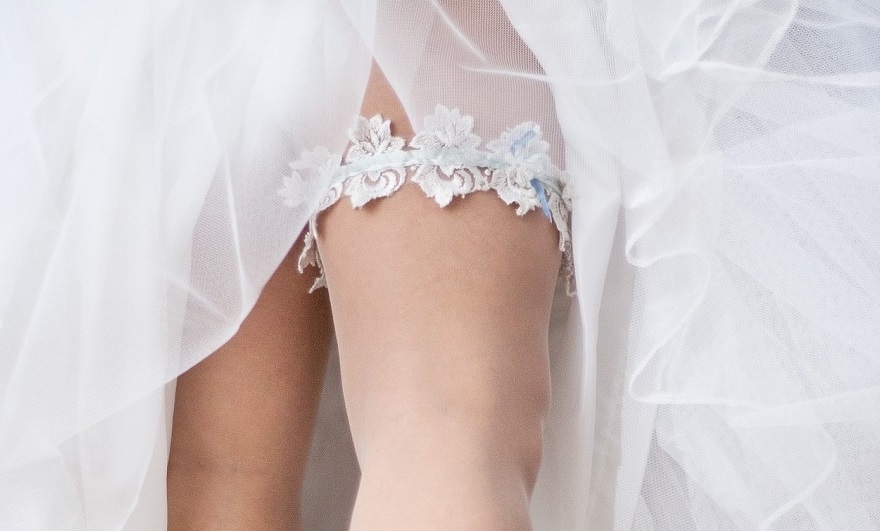 beddengoed kan niet zien Voorzieningen Alles wat je als bruid moet weten over de kousenband! | The Dress