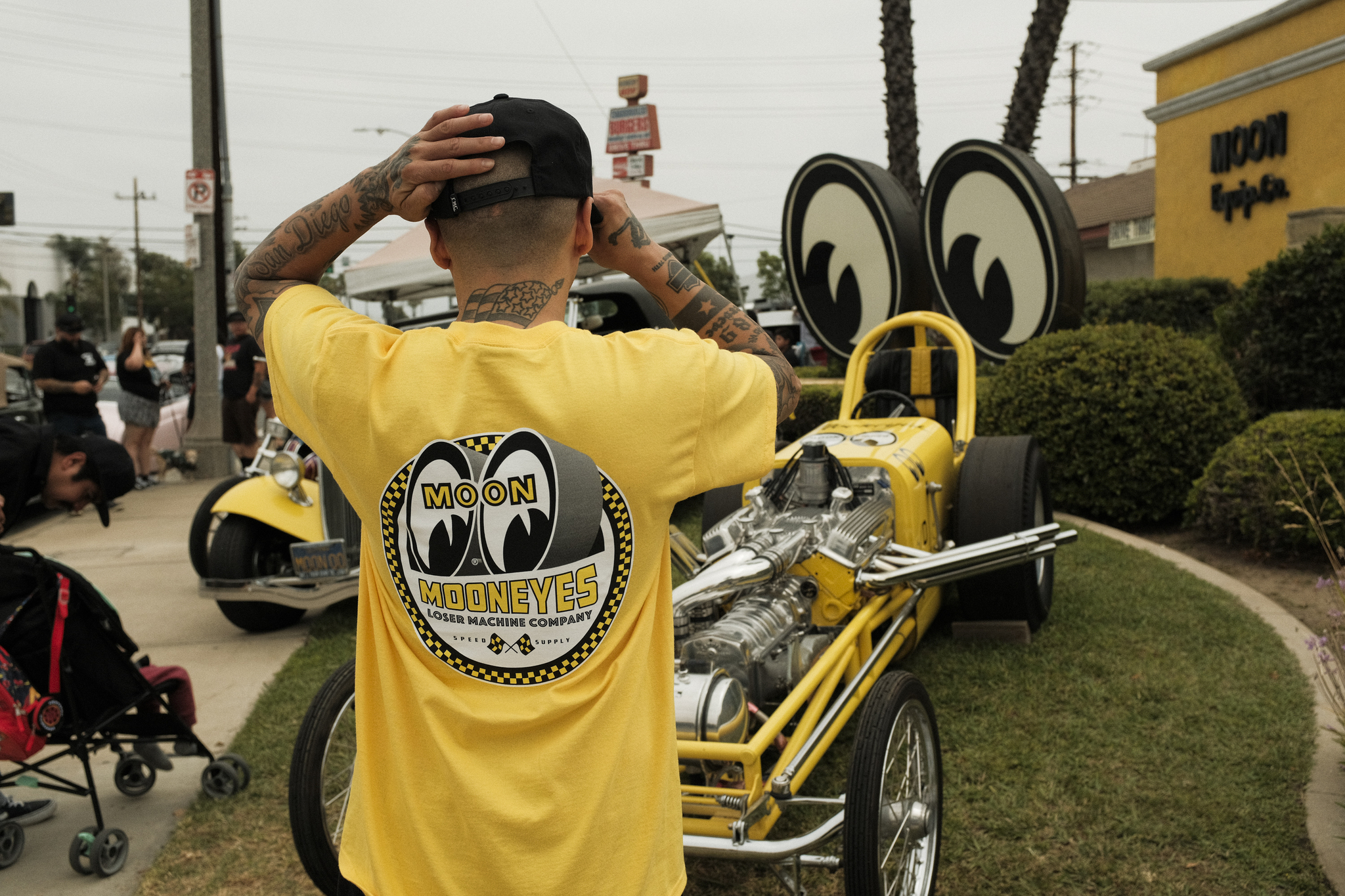 LOSER MACHINE X MOONEYES WINNERS CIRCLE T-SHIRT YELLOW