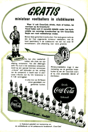 BLOG 3: Nederlandse voetbalpoppetjes: Jonge voetbalfans zeuren om Coca Cola en koffie.
