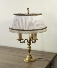 Klassieke Franse bronzen bouillotte lamp met 3 lichtpunten