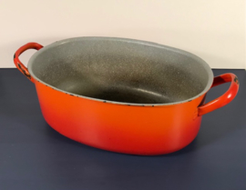 Vintage oranje ovale pan met deksel