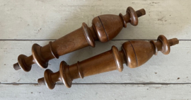 Set van twee vintage houten balusters uit Frankrijk