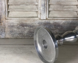 Vernikkeld metalen kandelaar robuust en vintage