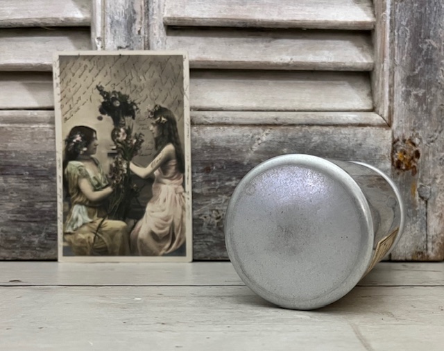 Franse vintage aluminium talkpoeder strooibus