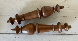 Set van twee vintage houten balusters uit Frankrijk