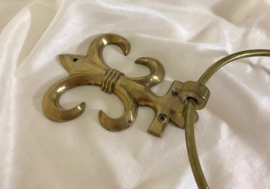 Set koperen / bronzen handdoek ringen met Franse lelies