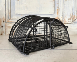 Frans zwart draadwerk wandrekje met twee vakken