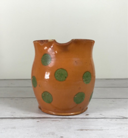 Provençaalse terracotta kan met tuit en oor