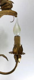 Vergulde wandlamp met lelies circa 1960