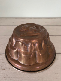 Franse koperen roodkoperen bakvorm met eekhoorn