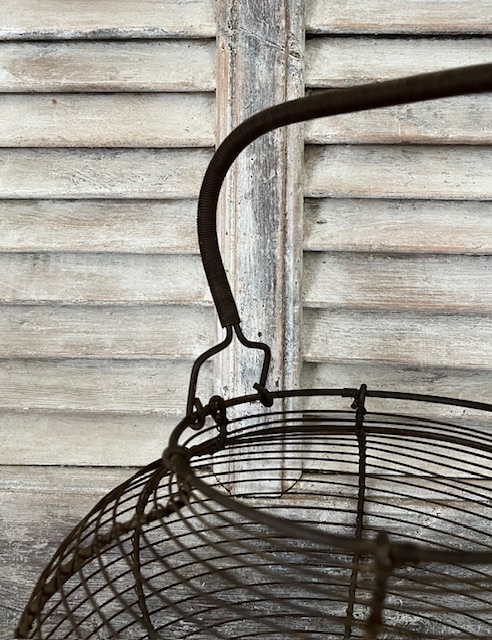 Brocante fer de fil eiermand draadmand