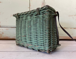 Franse vintage groene rieten vismand