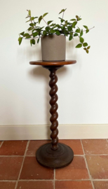 Frans vintage eikenhouten plantentafeltje met gedraaide poot