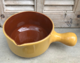 Provençaalse geel geglazuurde terracotta fonduepan