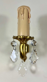 Vintage Frans bronzen wandlampje met kristallen glaspegels