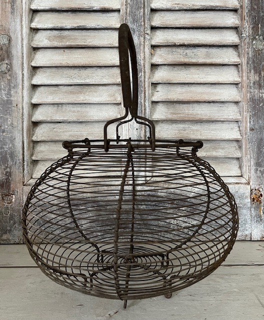 Brocante fer de fil eiermand draadmand