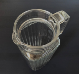 Franse vintage glazen schenkkan 1 liter inhoud Arc