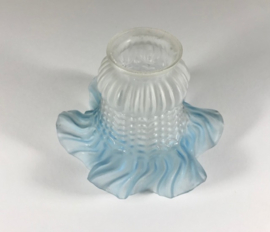 Frans klassiek lichtblauw glazen rokkapje lamp glas